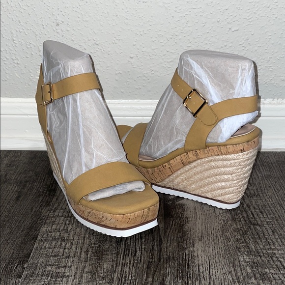 Coutgo Shoes - Chic Tan Wedge Sandals- NWOT